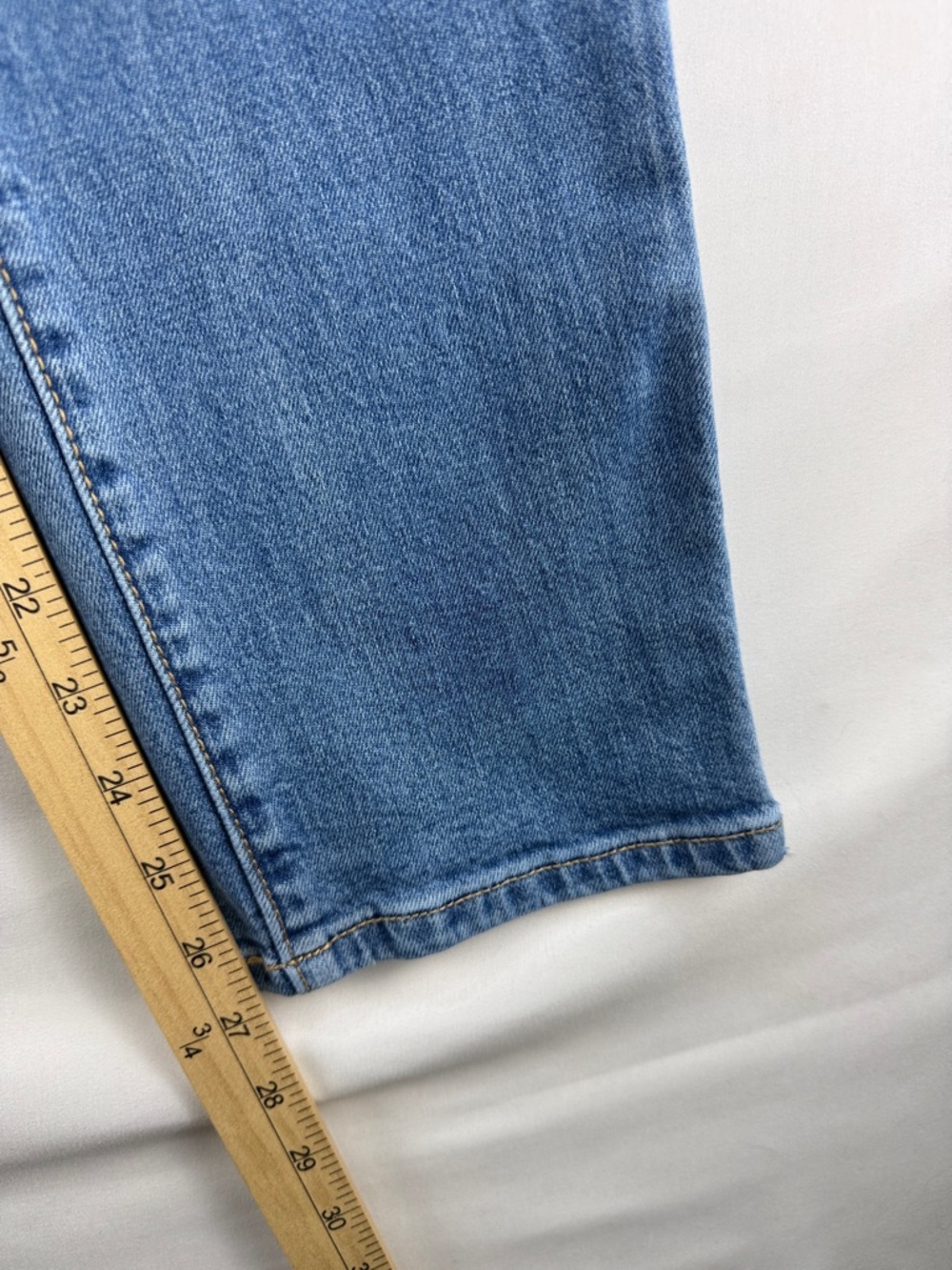 Universal Thread High Rise Straight Jeans – Size 28 - Picture 2 of 10
